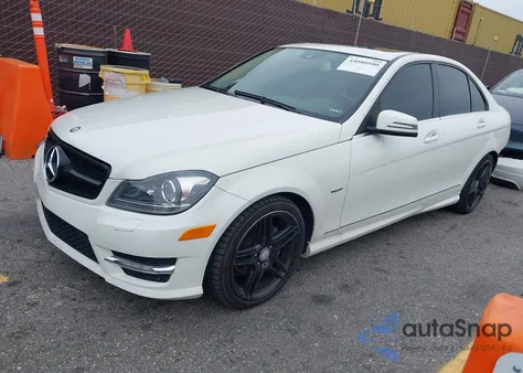 2012 Mercedes-Benz C 250 Sport из США, поврежденный, VIN WDDGF4HB0CR220268